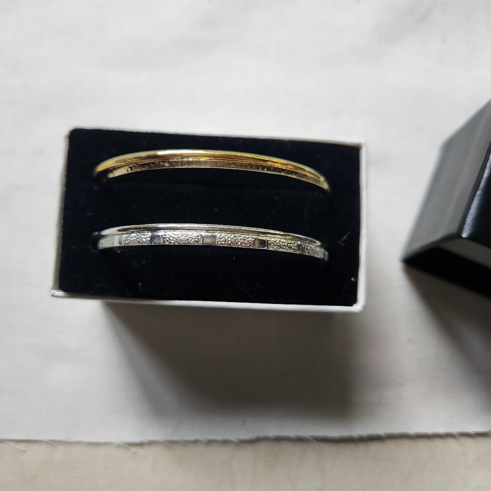 Anne Klein Bracelet set